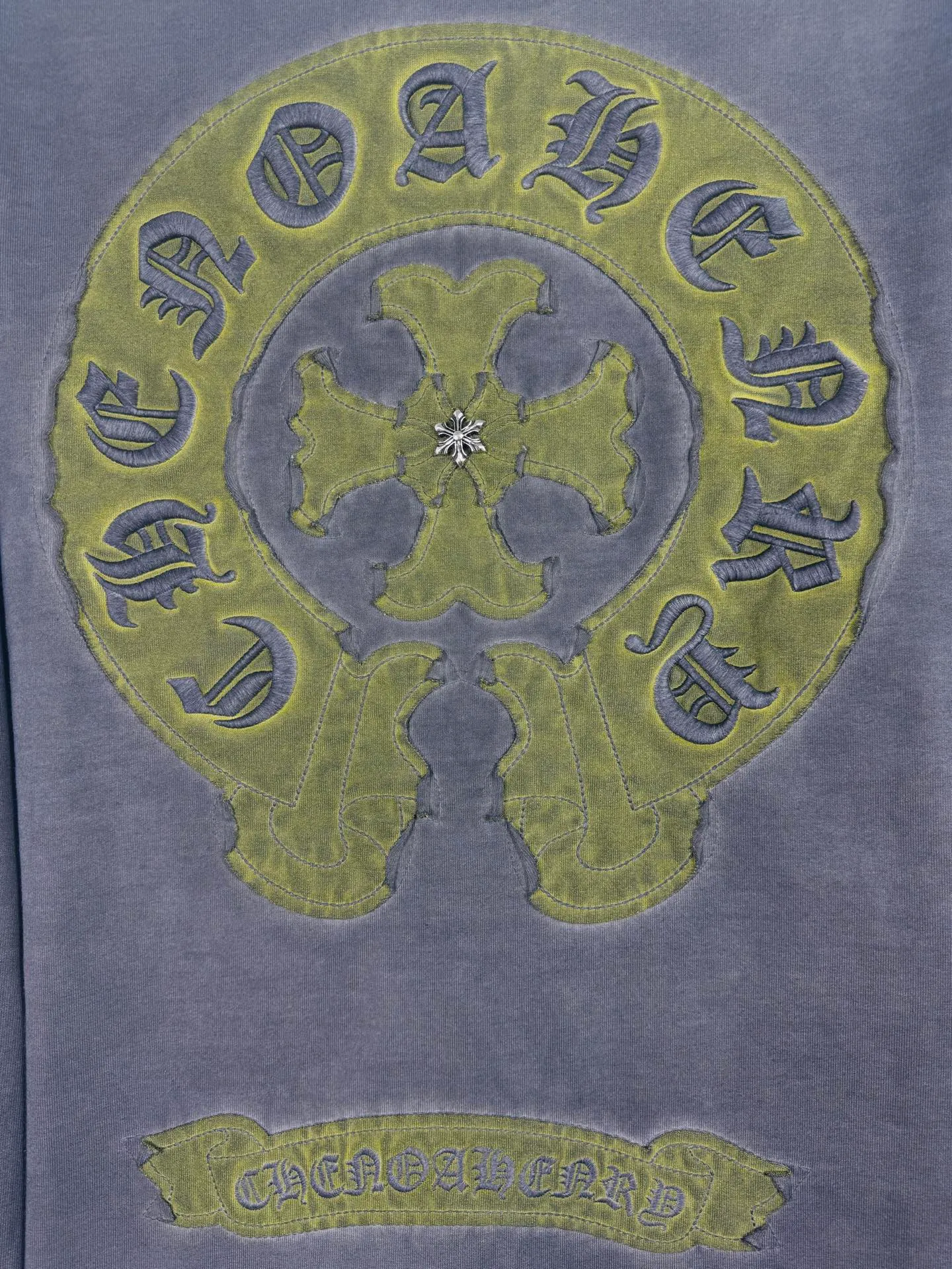 P250 ch high version Chrome Hearts 2025 new autumn and winter cross patch washed spray horse slip long-sleeved T-shirt, fabric: 26 double yarns 320 grams weight, patch embroidery, heavy wash water ➕ fried color + spray horse slip printing process: patch embroidery, secondary color spray horse slip process Color: gray, blue Size: S M L XL Style number: 5181